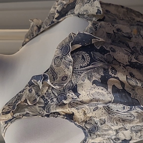 Romantic Silk Cotton Summer Dress with Buttons and Ruffles Size Medium - Picture 6 of 13